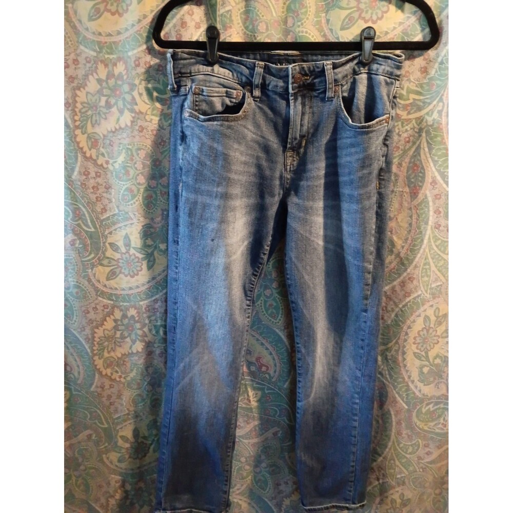 Aéropostale straight-leg denim jeans in a medium vintage wash